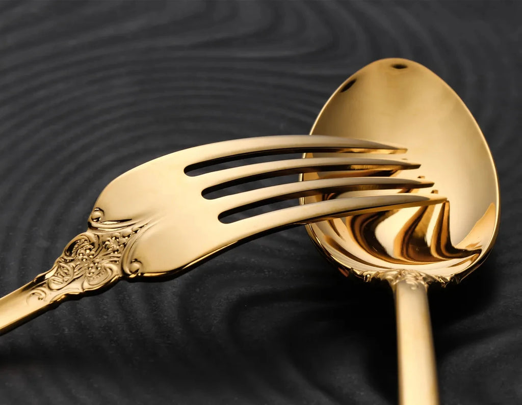 Gorgeous Gold-Plated Cutlery Set 5/10/15/20/25/30 PCS Luxury Stainless Steel Flatware Set Baroque Hollow Handle Dinner Knife