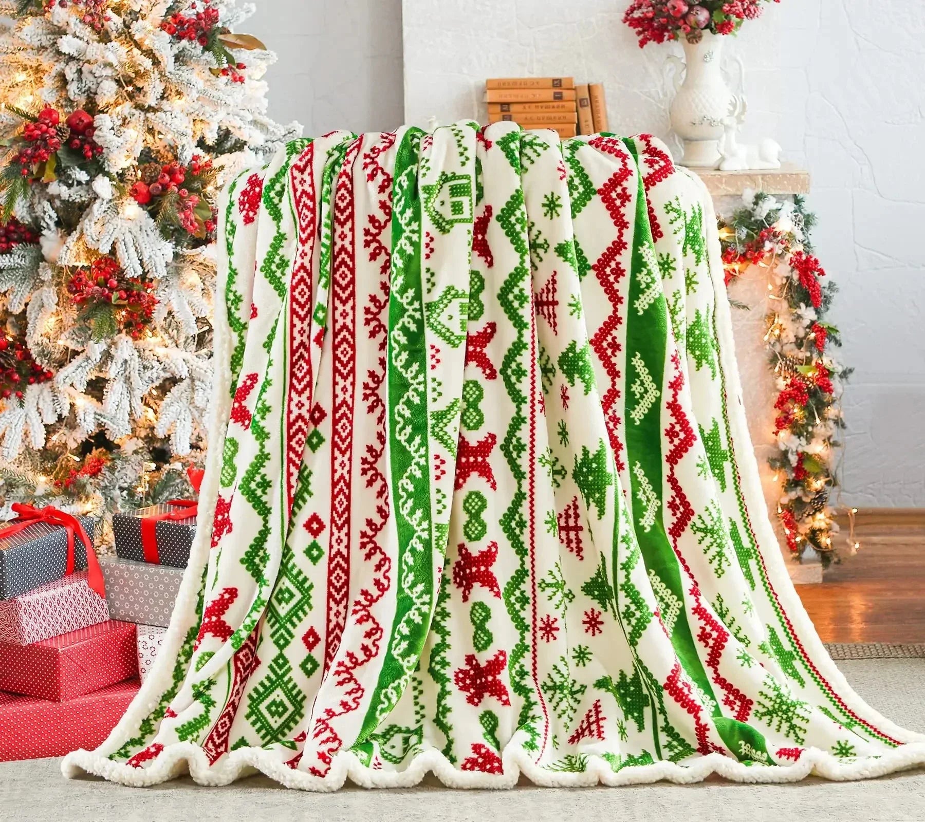 Navidad Christmas Reindeer Throw Blanket Single Layer Thicken Fluffy Soft Fleece Flannel Santa Claus Snowman Blanket Home Gift